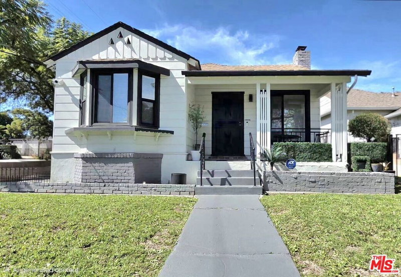 153 Hanford Ave