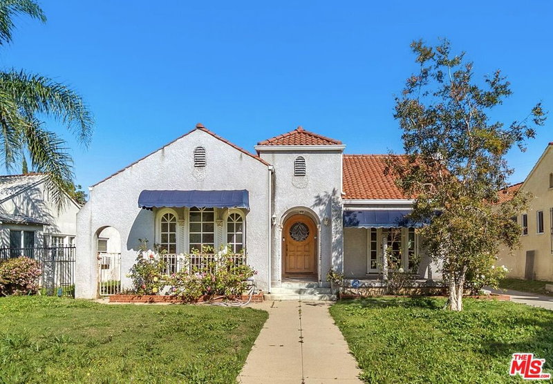 3289 Country Club Dr