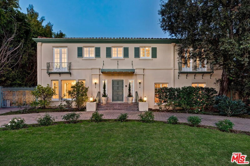 502 Palm Dr