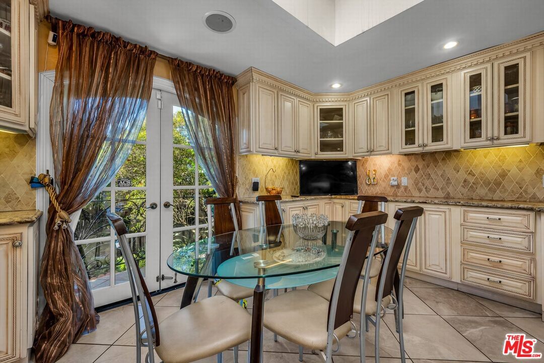 Via Verona photo 18