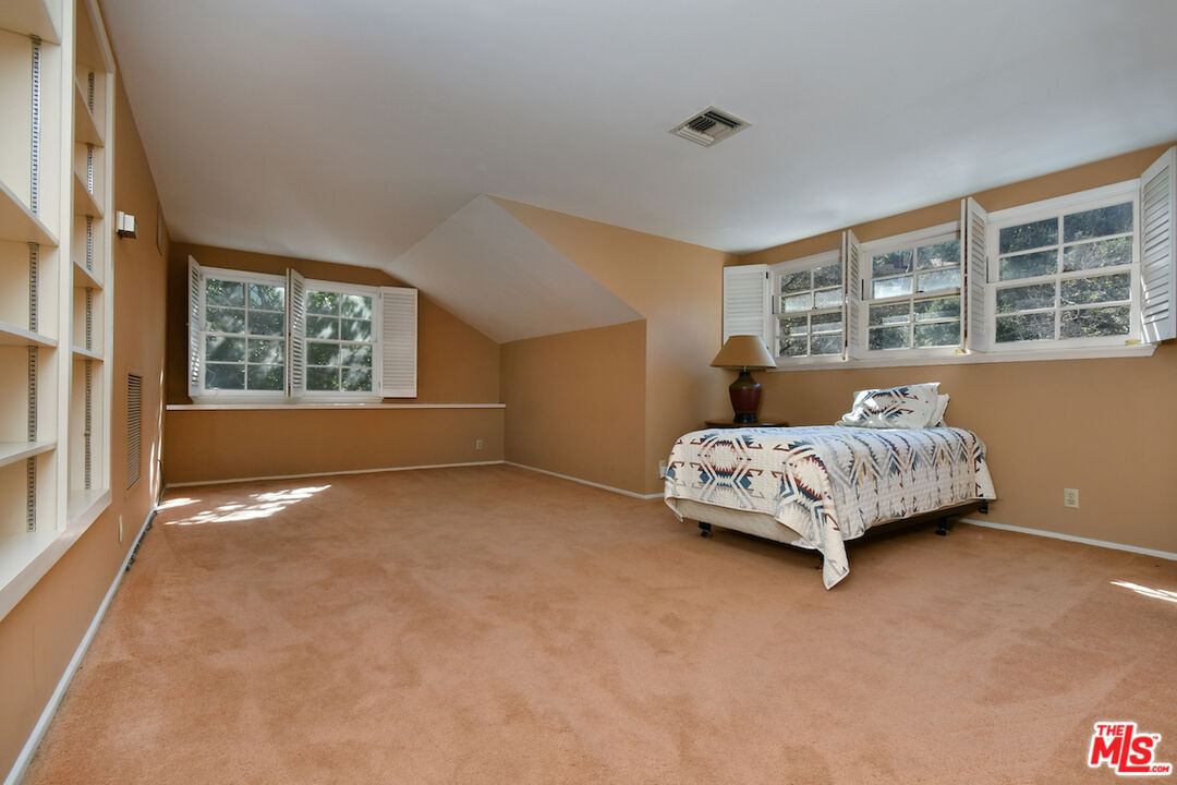 Fryman photo 30