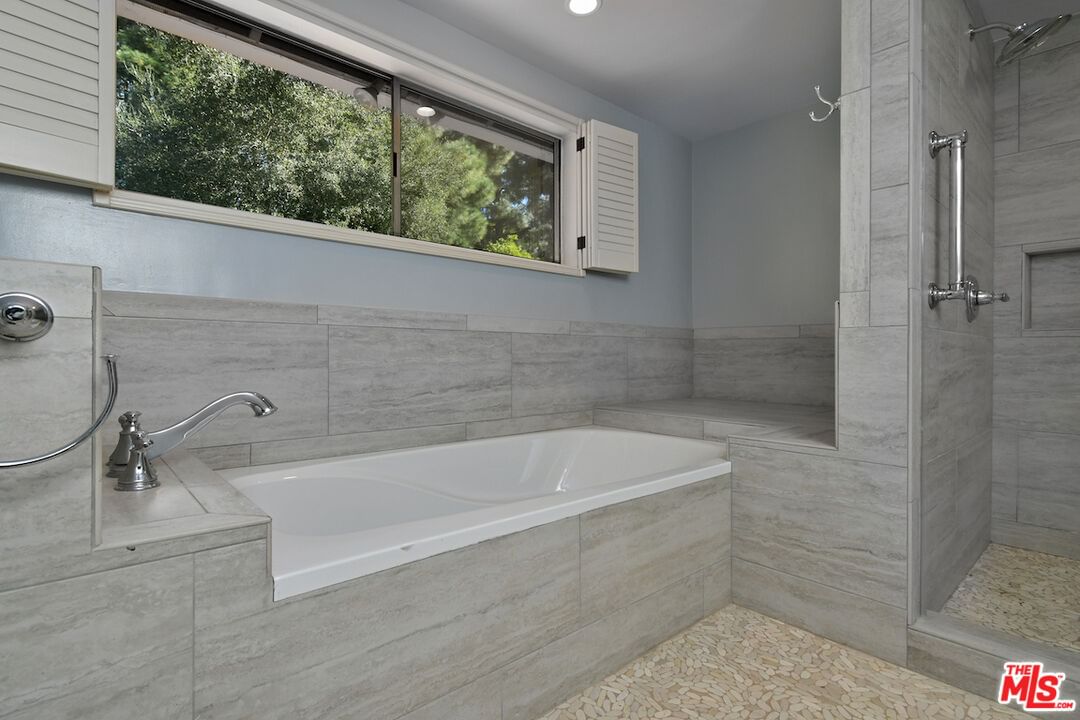 Fryman photo 35