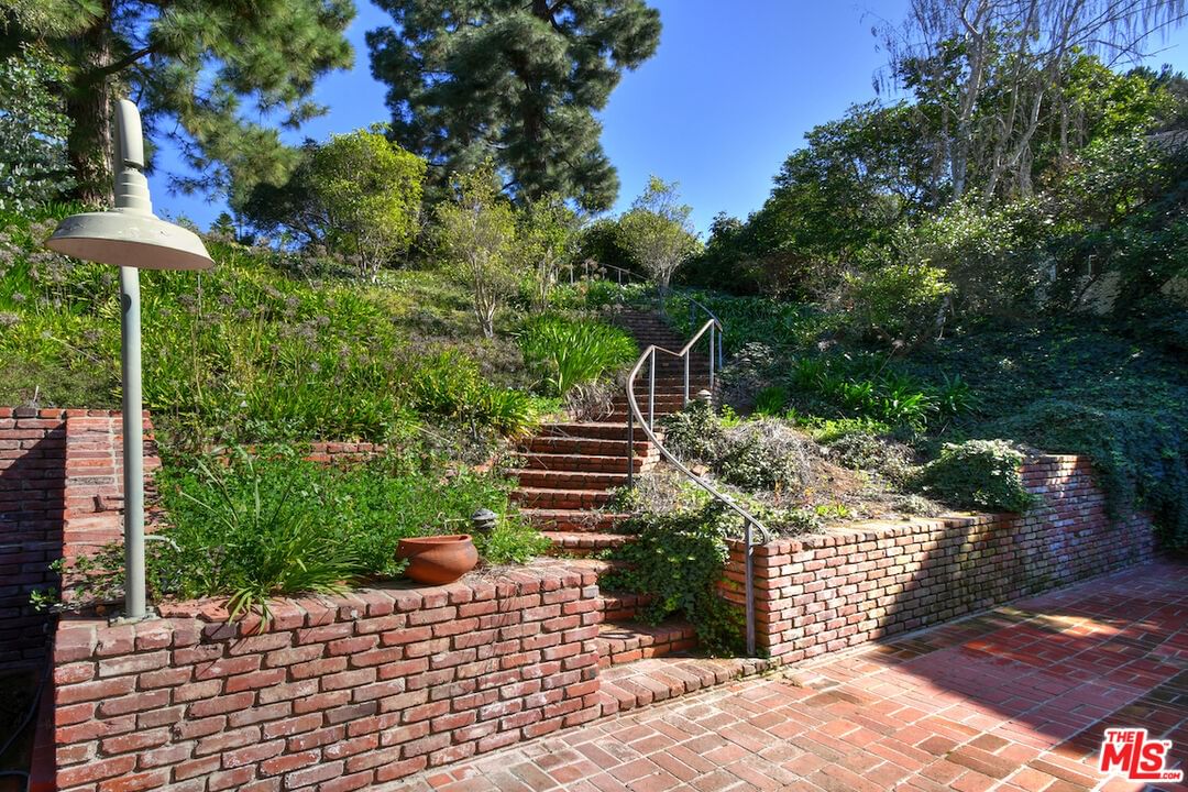 Fryman photo 40