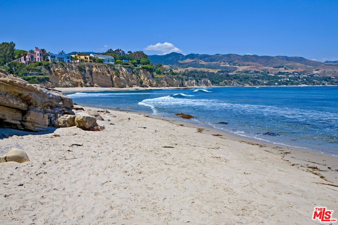 Dume photo 10