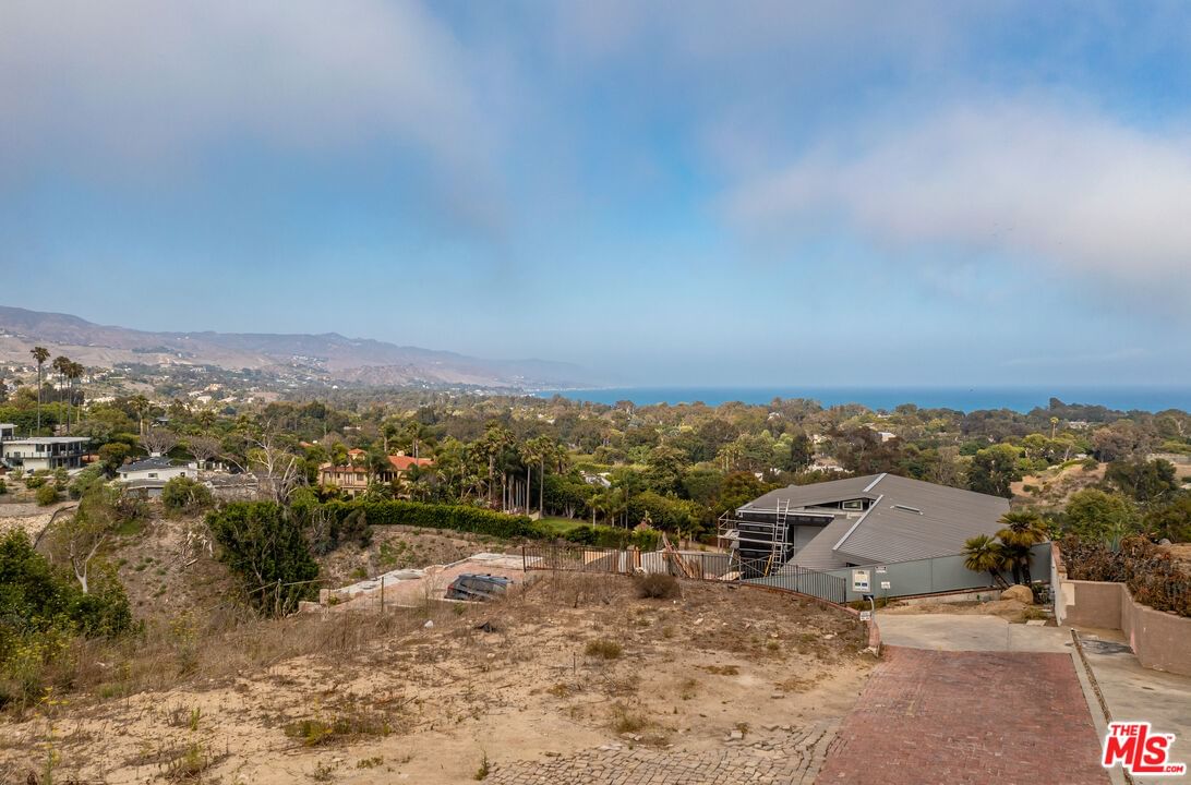 Dume photo 4