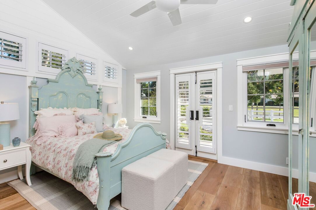 Paradise Valley photo 28