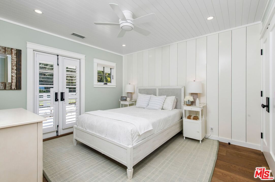 Paradise Valley photo 32