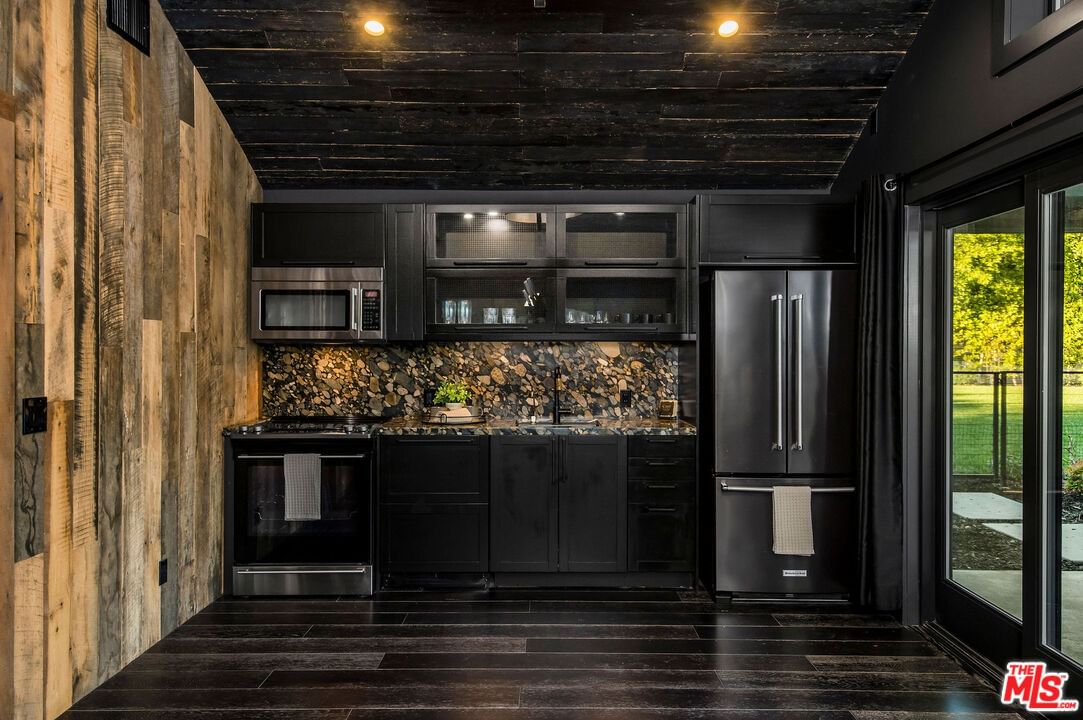 Paradise Valley photo 44