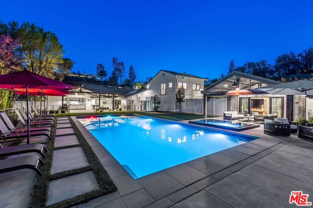 Paradise Valley photo 47