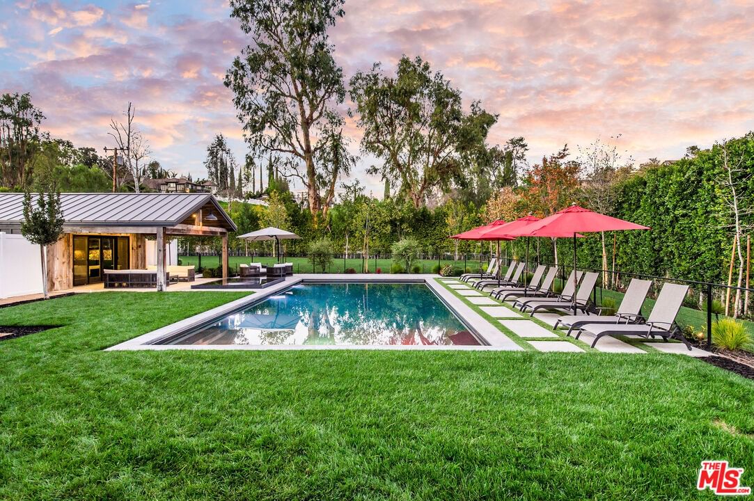 Paradise Valley photo 49