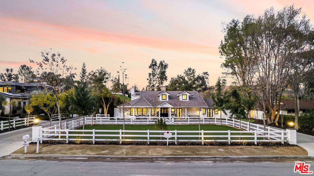 Paradise Valley photo 50