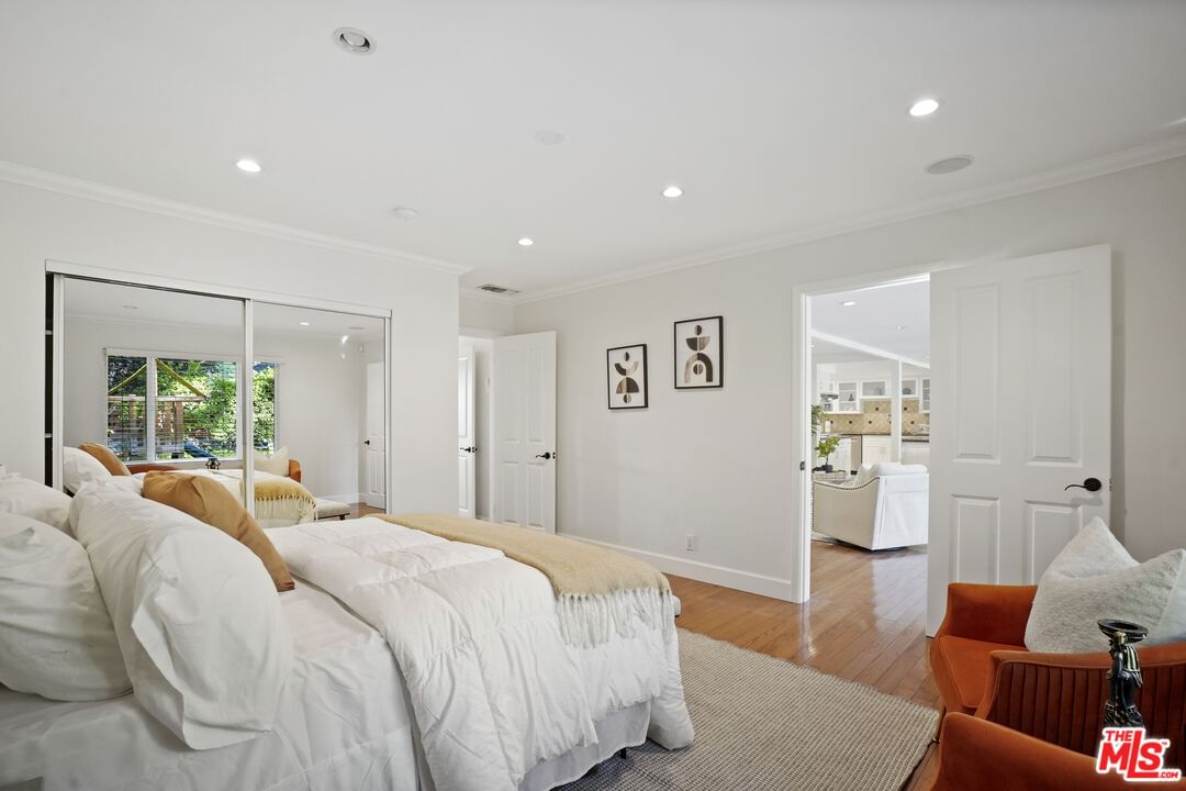 Altadena photo 21