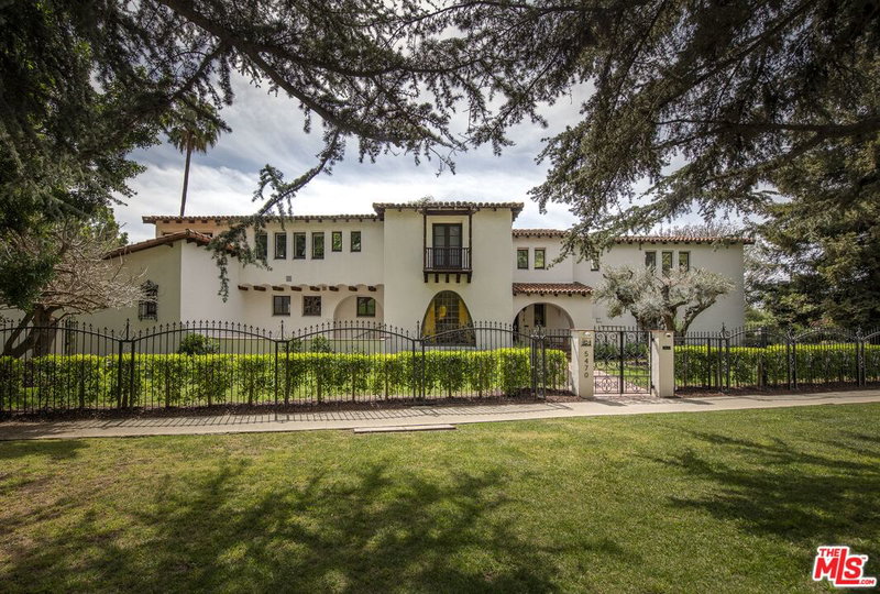 5470 Los Feliz Blvd