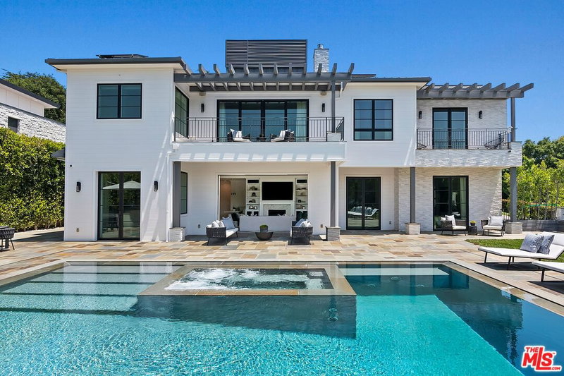 1545 Amalfi Dr