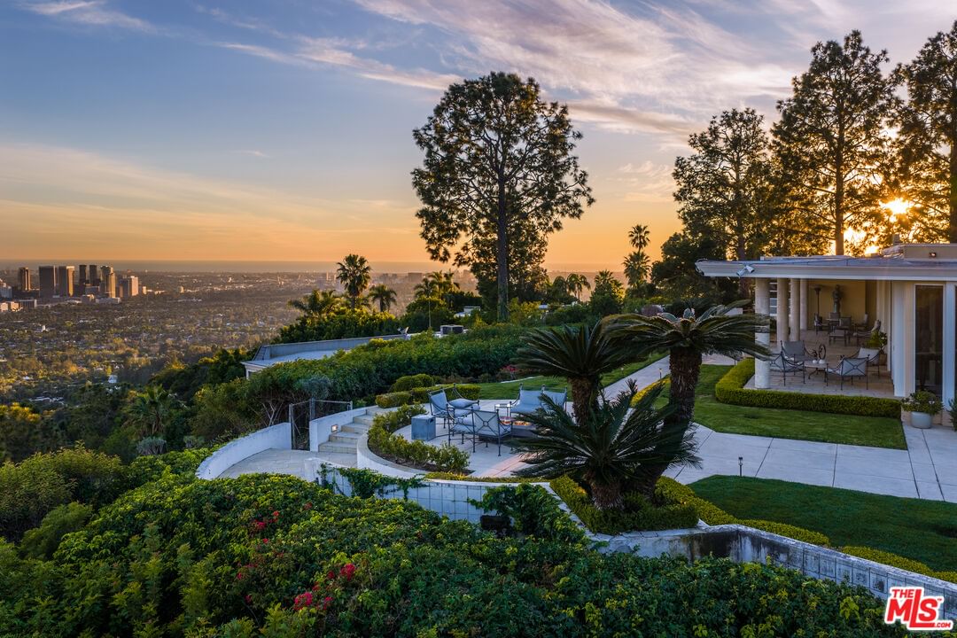 Trousdale photo 1