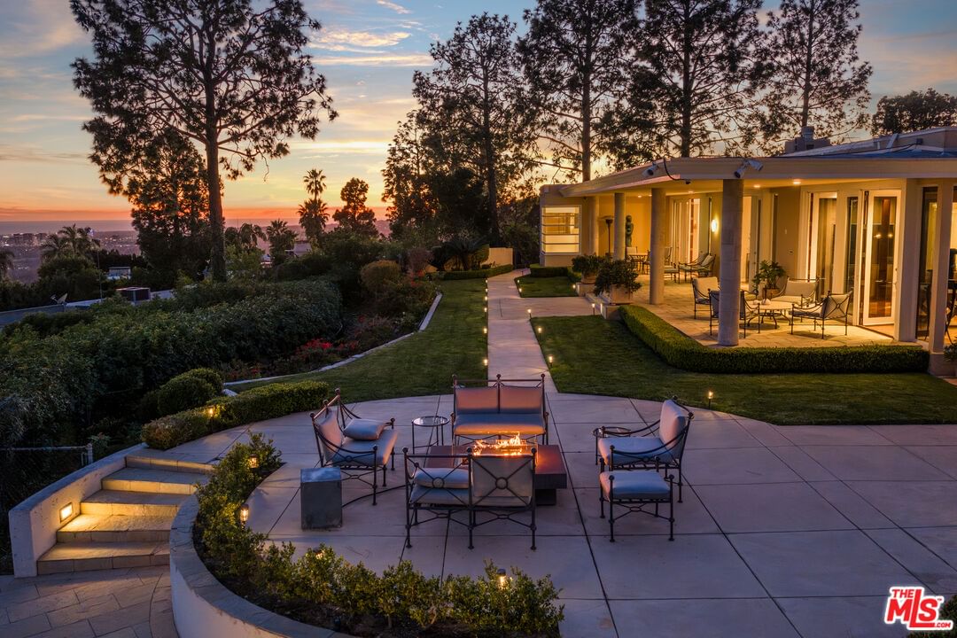 Trousdale photo 6