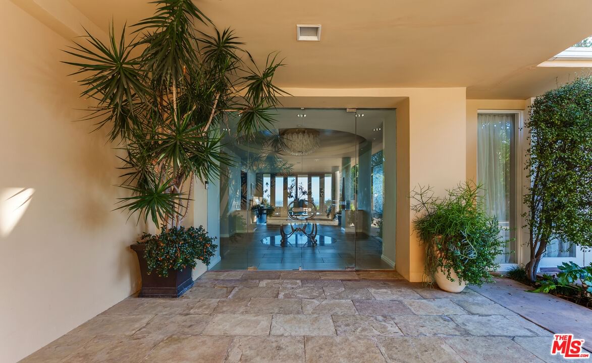 Trousdale photo 7