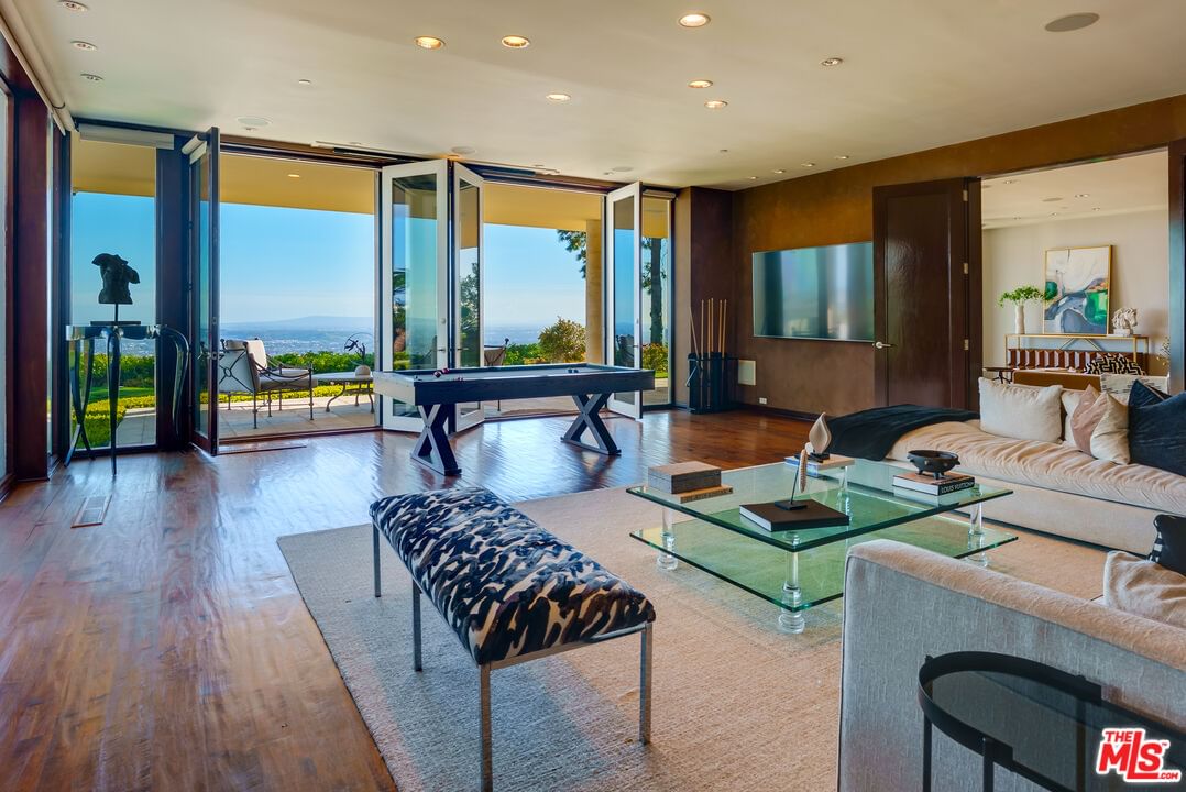 Trousdale photo 11