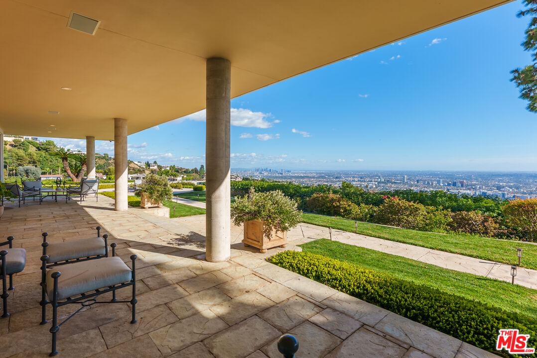 Trousdale photo 30
