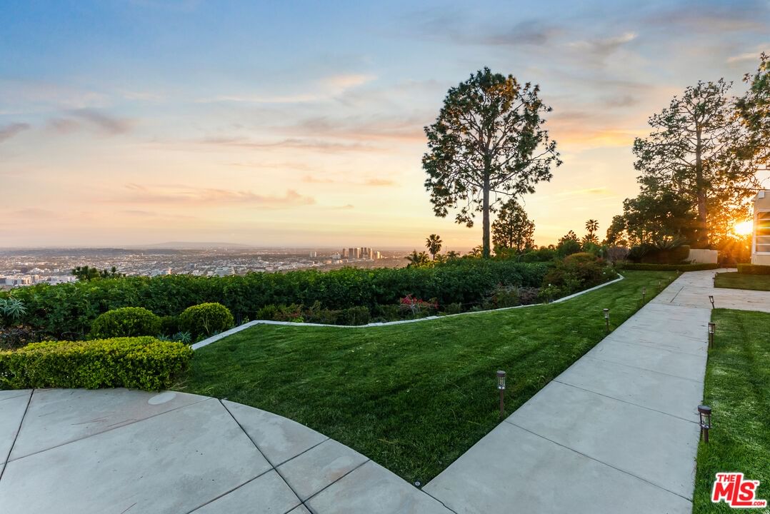 Trousdale photo 31
