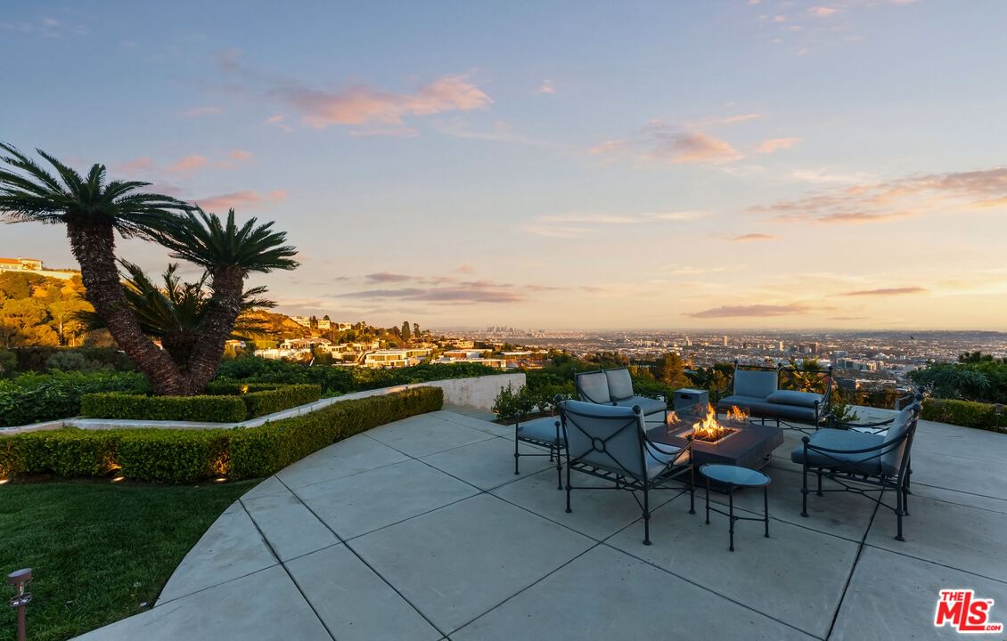Trousdale photo 32