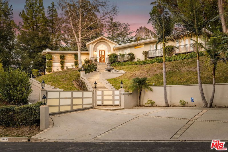 4968 Queen Florence Ln