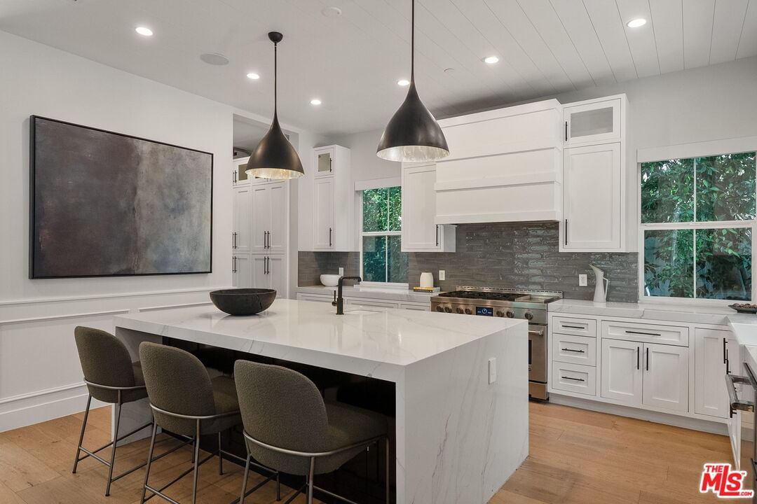 Valley Vista photo 19