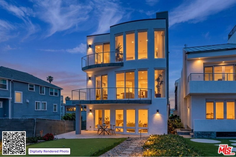 7019 Seaside Walk