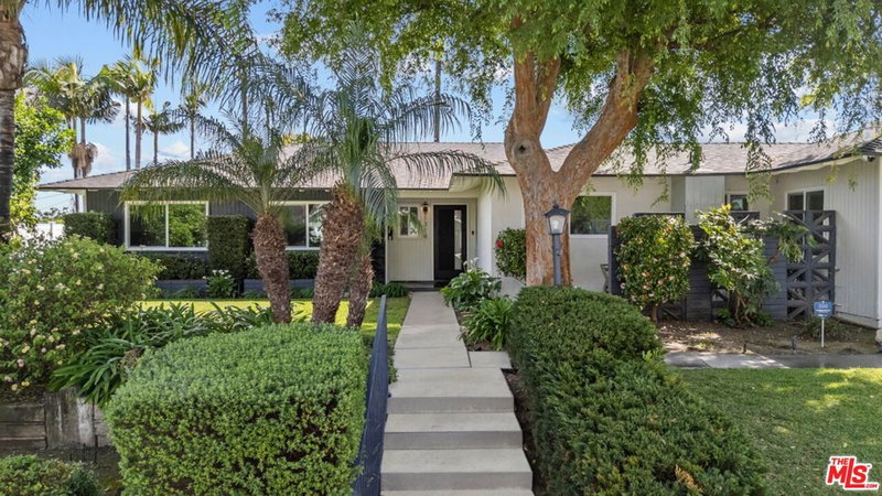 1314 Ameluxen Ave