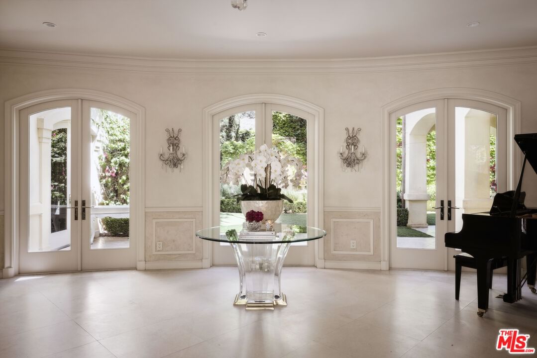 Chantilly photo 3