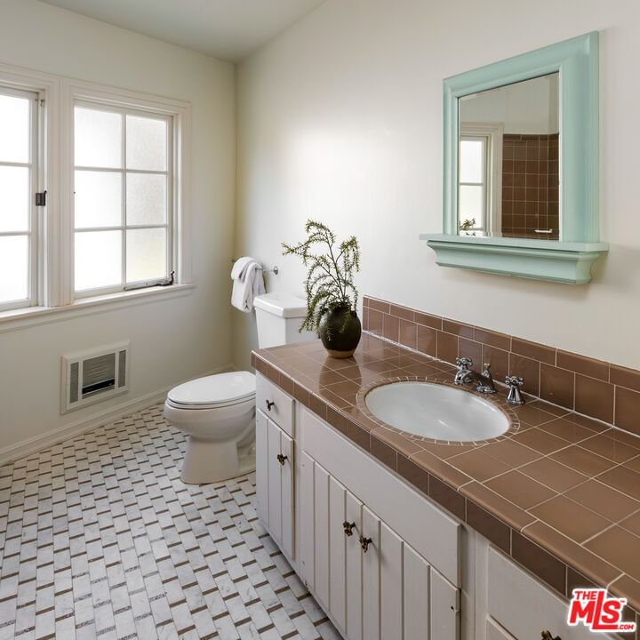 Brentridge photo 24
