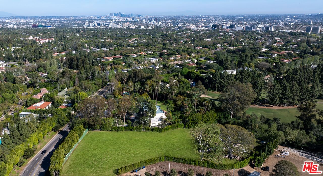 Carolwood photo 4