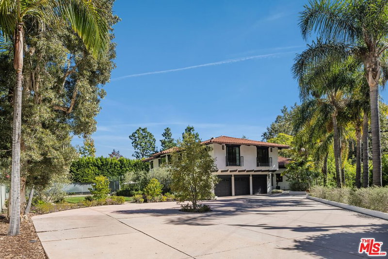 7651 Willow Glen Rd