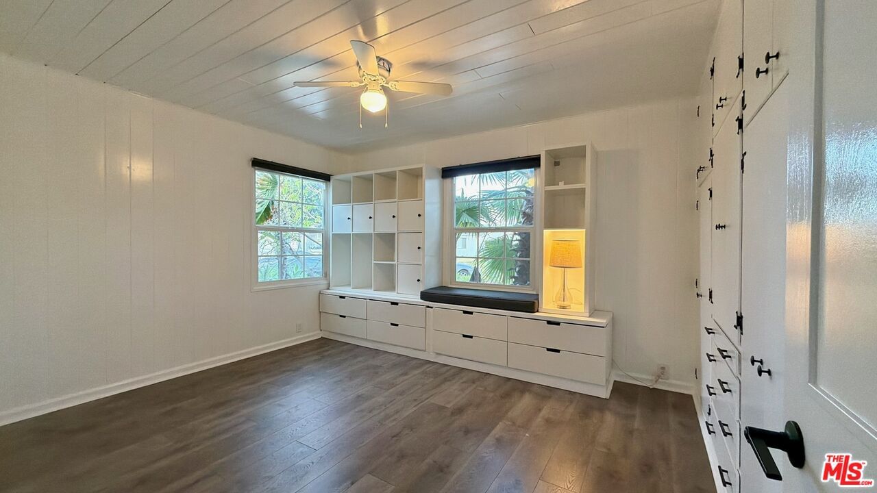Alcove photo 4