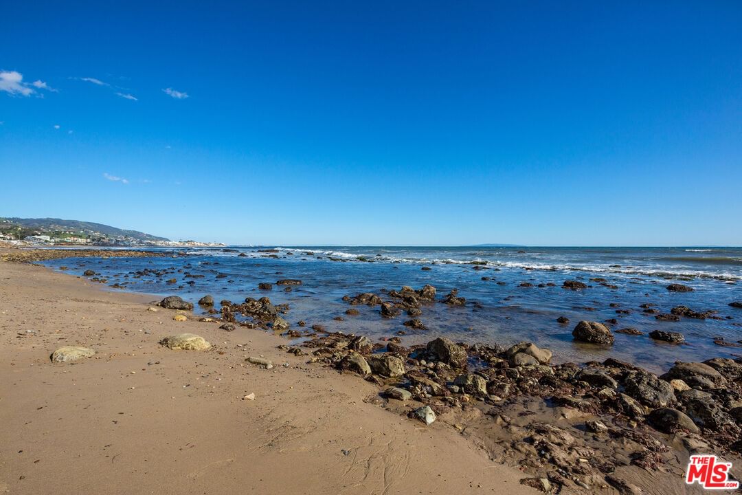 Malibu photo 3