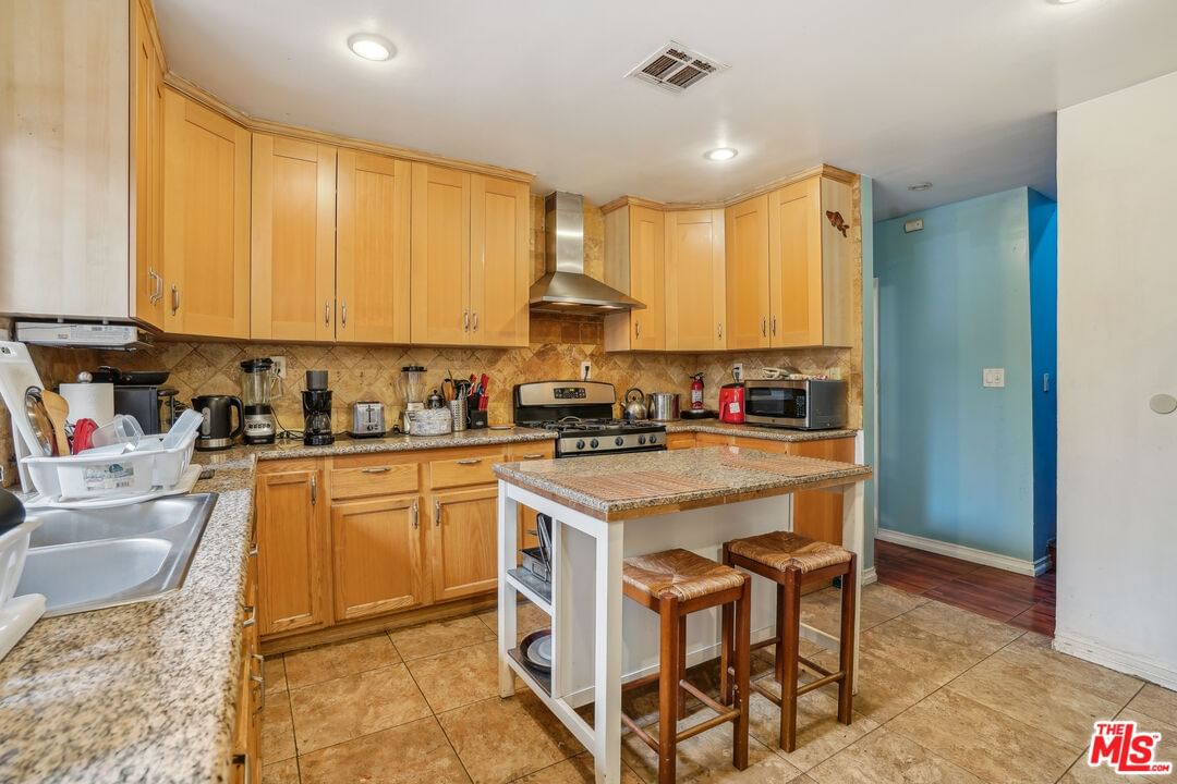 Kenmore photo 5