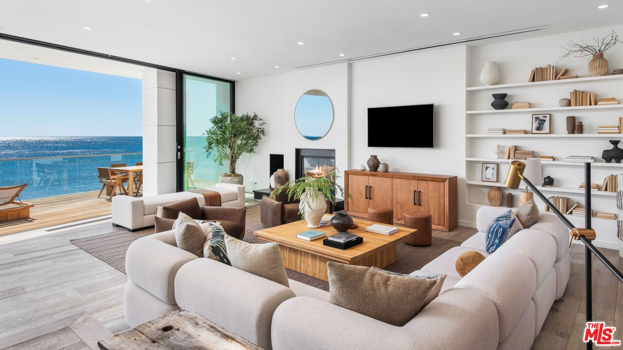 Malibu Cove Colony photo 14