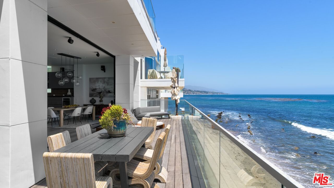 Malibu Cove Colony photo 16