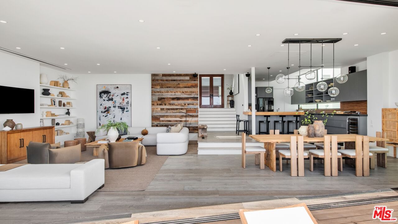 Malibu Cove Colony photo 18