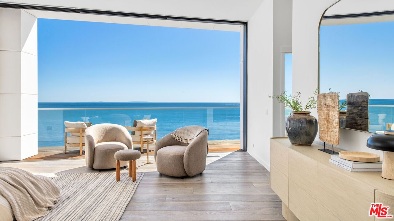 Malibu Cove Colony photo 24