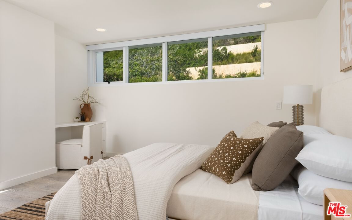 Malibu Cove Colony photo 33