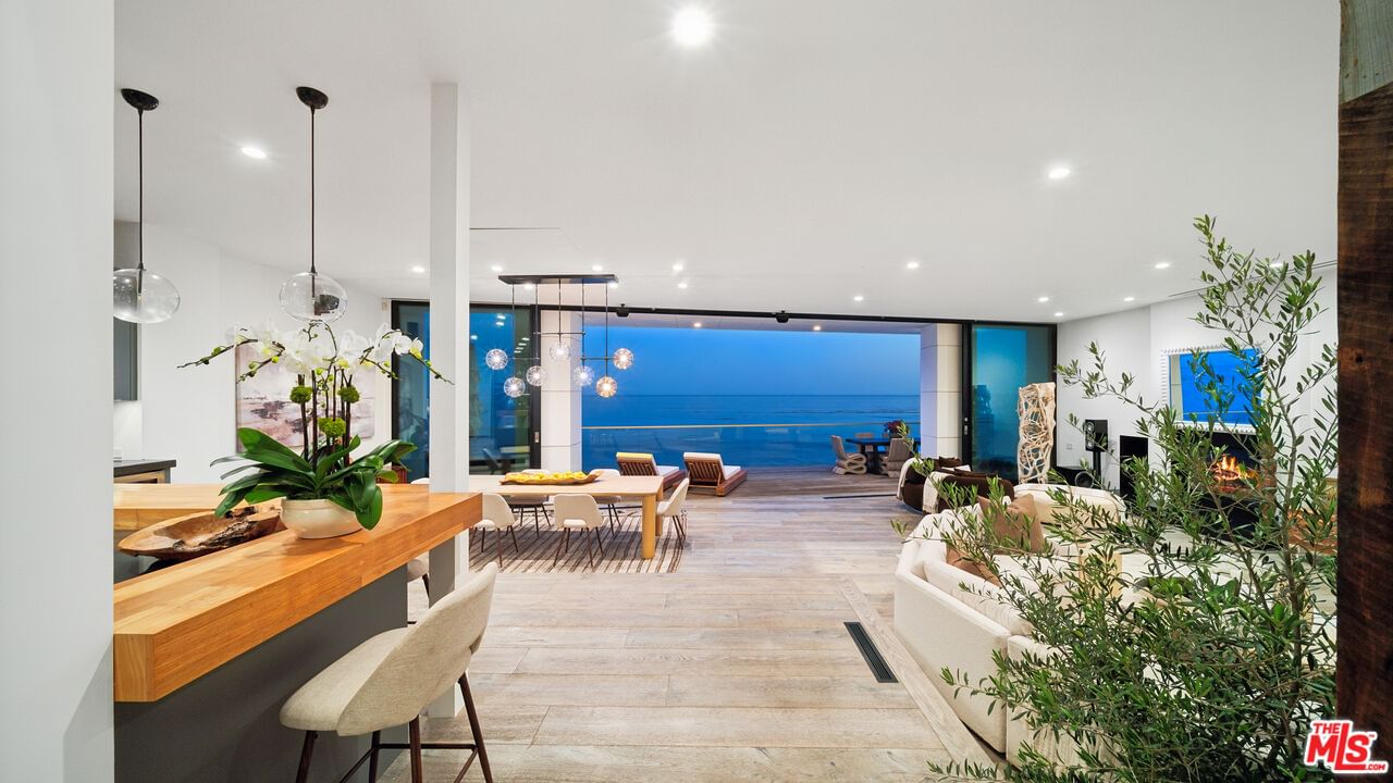 Malibu Cove Colony photo 41