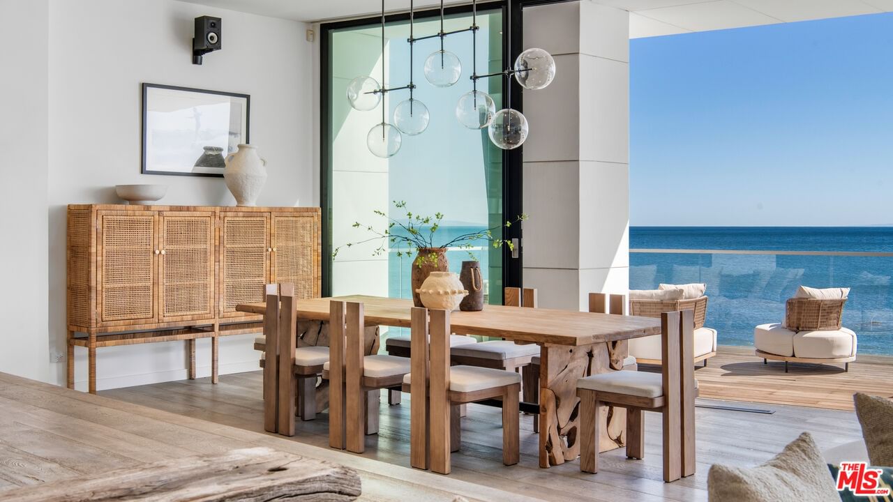 Malibu Cove Colony photo 9