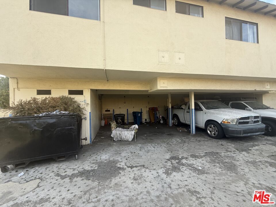 1st photo 16