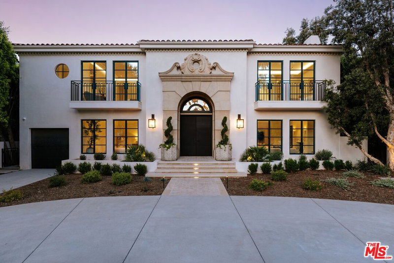 906 Beverly Dr