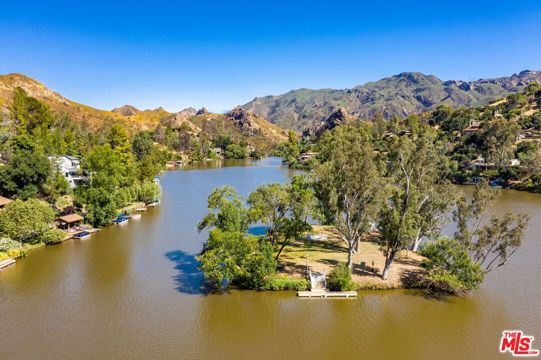 Lake Vista photo 27