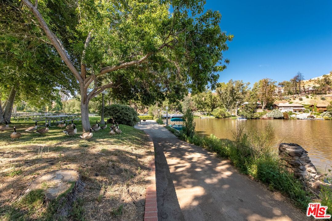 Lake Vista photo 35