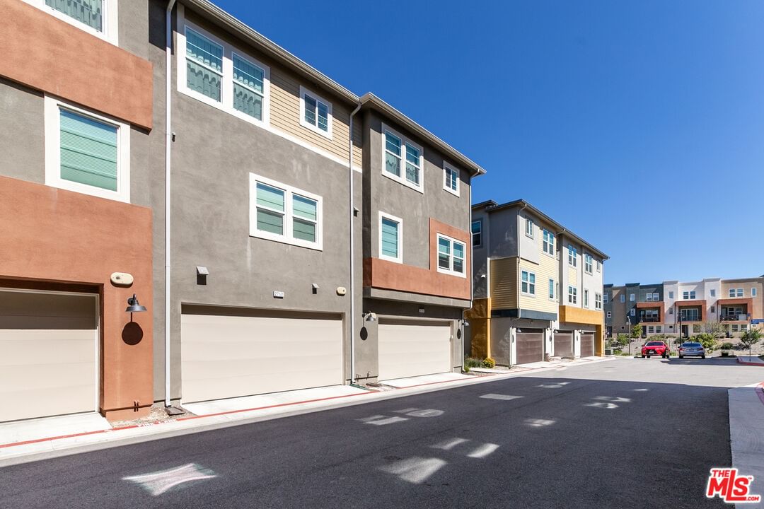 Valley Oak photo 32