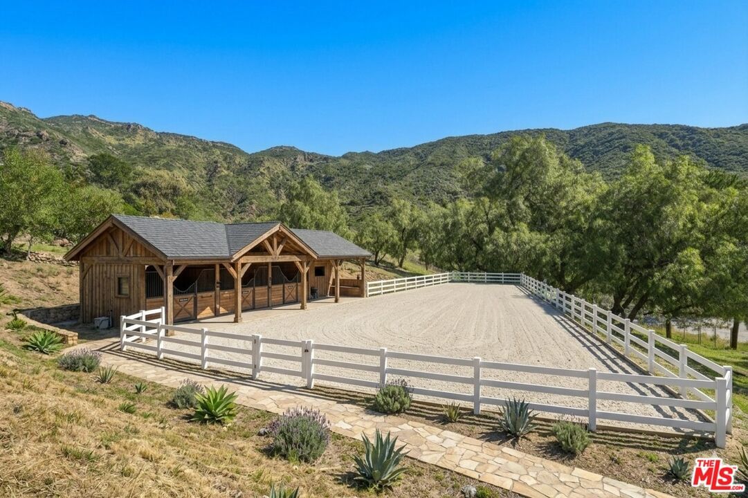 Mulholland photo 50