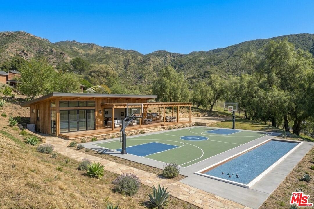 Mulholland photo 56